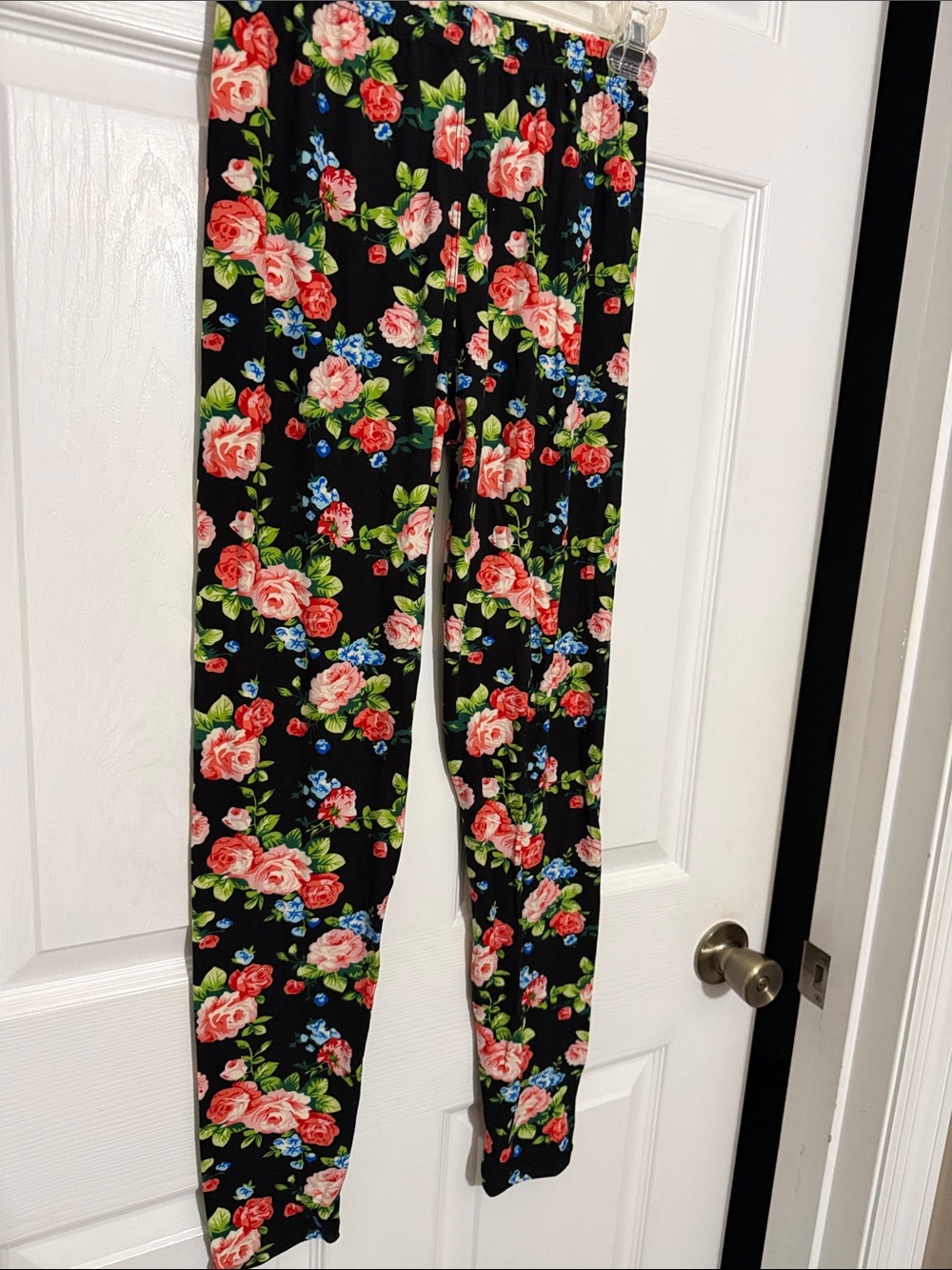 Black Floral Print Leggings with Pink Rose Pattern